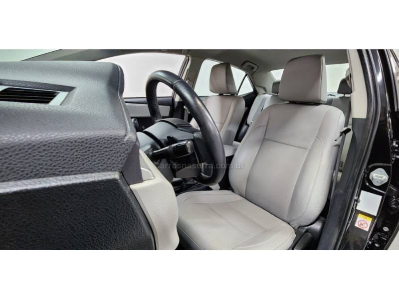 TOYOTA - COROLLA - 2017/2017 - Preta - R$ 92.900,00