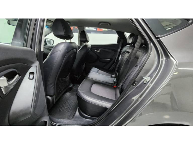 HYUNDAI - IX35 - 2015/2015 - Cinza - R$ 75.999,00