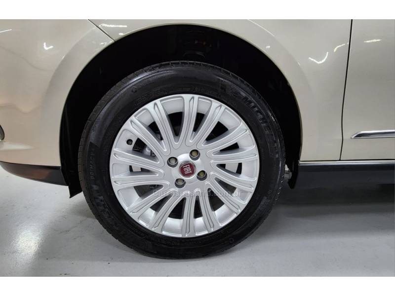 FIAT - GRAND SIENA - 2015/2015 - Prata - R$ 47.900,00