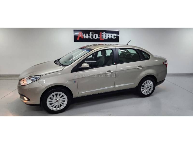 FIAT - GRAND SIENA - 2015/2015 - Prata - R$ 47.900,00