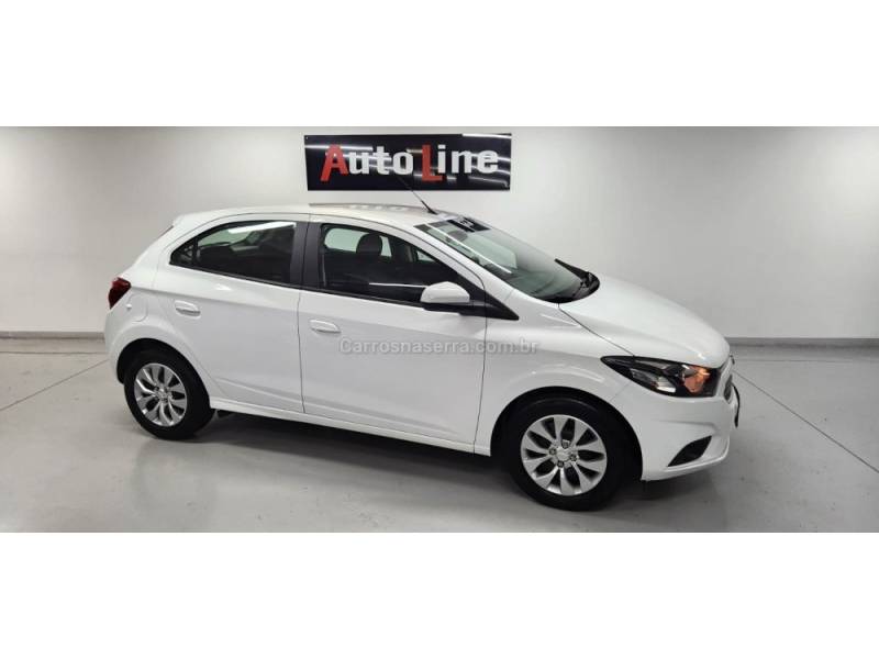 CHEVROLET - ONIX - 2017/2017 - Branca - R$ 59.900,00