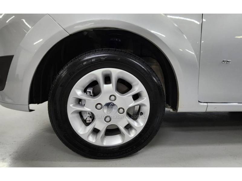 FORD - FIESTA - 2014/2014 - Prata - R$ 39.900,00