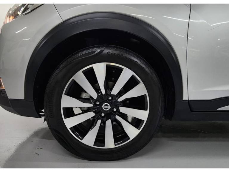 NISSAN - KICKS - 2018/2018 - Prata - R$ 84.990,00