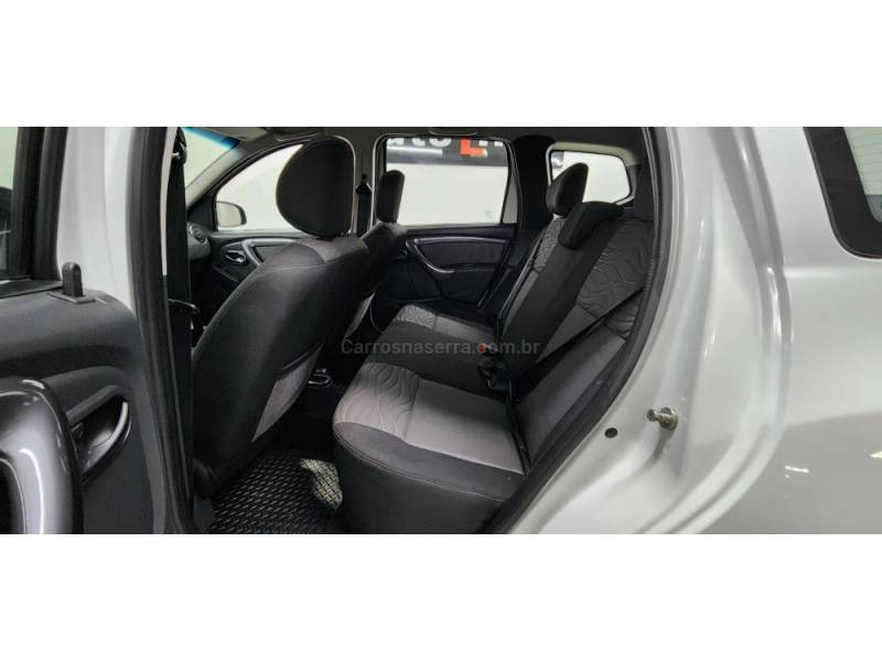 FORD - FIESTA - 2014/2014 - Preta - R$ 35.900,00