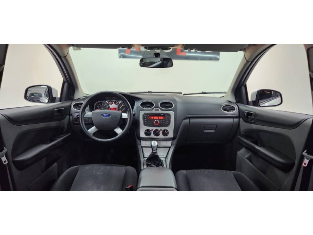 FORD - FOCUS - 2012/2013 - Branca - R$ 49.900,00